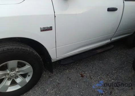 2019 Ram 1500 Classic Tradesman 4X4 8' Box z USA, uszkodzony, nr VIN 3C6JR7DT1KG585748